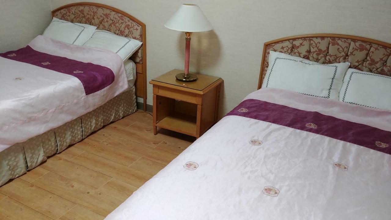 Fourseason Youth Hostel Gyeongju Exterior photo